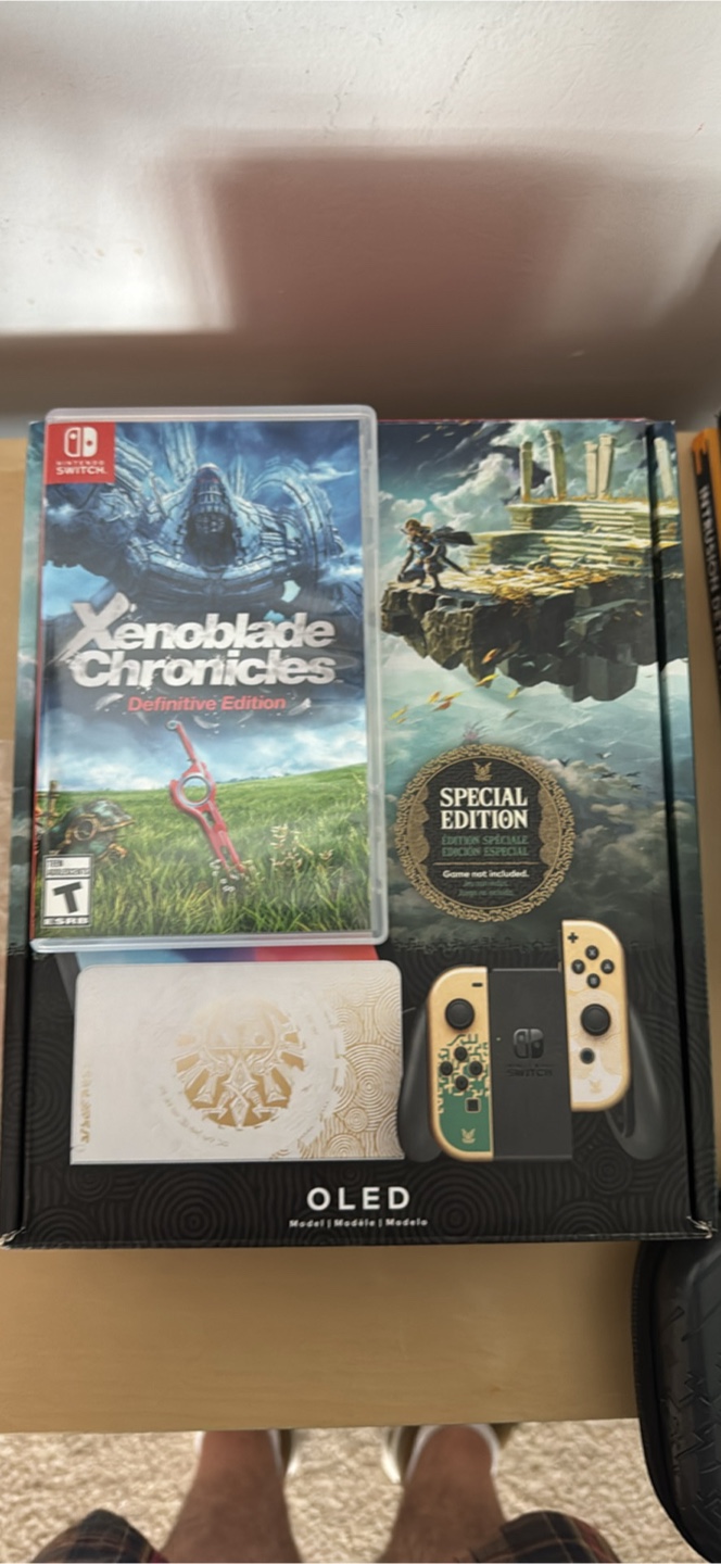 Nintendo Switch OLED Zelda Tears of the Kingdom Edition