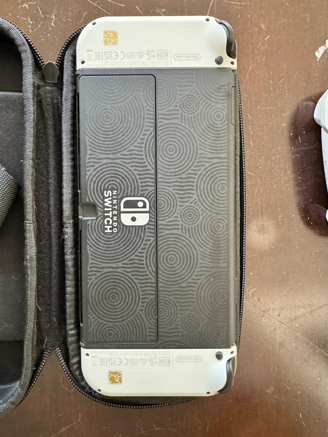 Nintendo Switch OLED Zelda Tears of the Kingdom Edition image indicator(4)