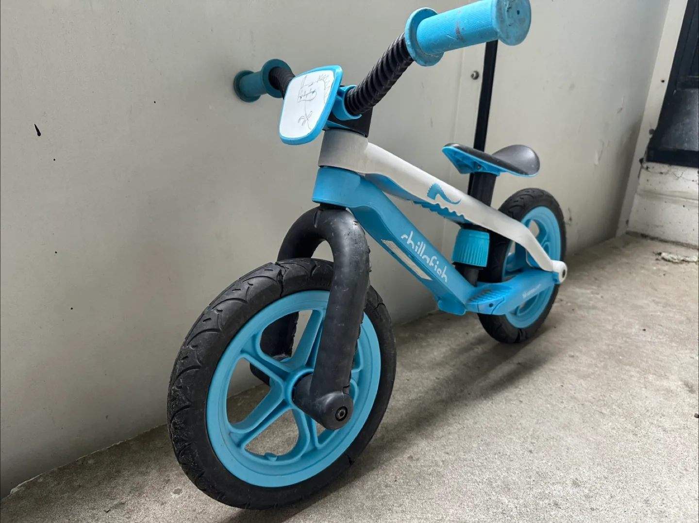 Chillafish BMXie 2 lightweight balance bike image indicator(2)