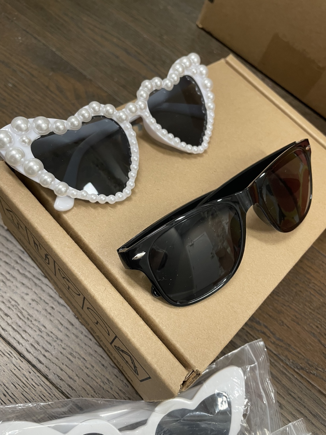 Bride to Be & Groom Sunglasses - Wedding Party - photo 2