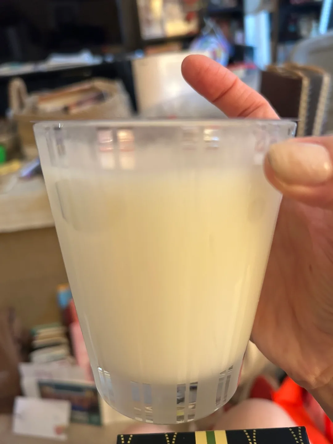 NEST New York Grapefruit Scented Candle image indicator(3)