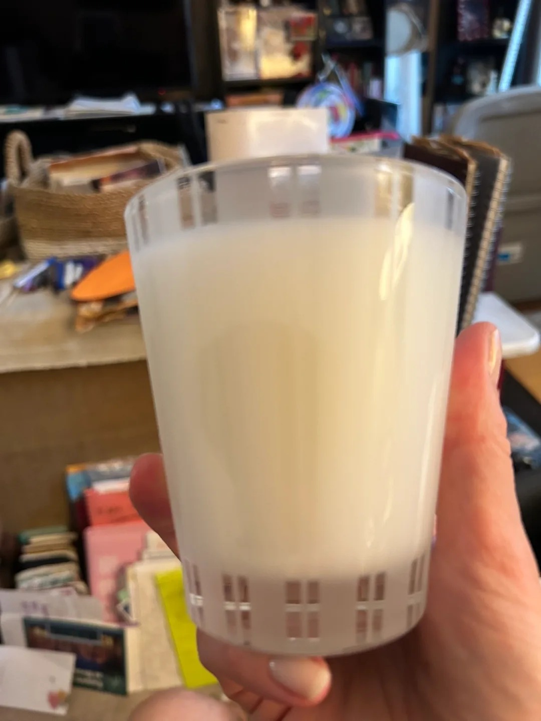 NEST New York Madagascar Vanilla Scented Candle image indicator(3)