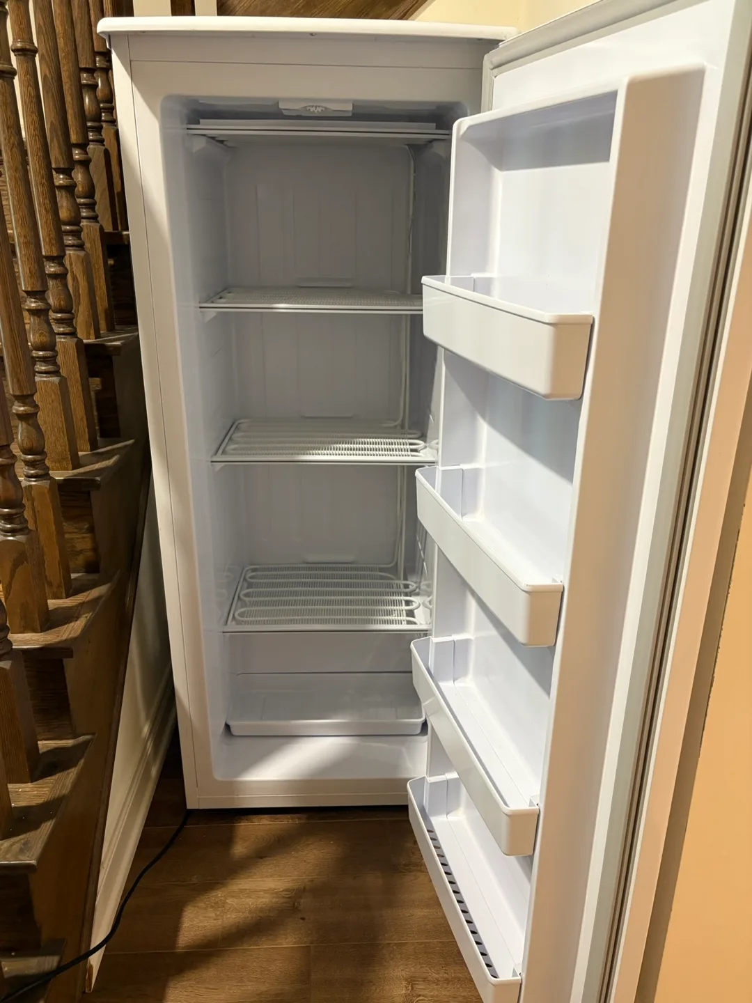 Danby Premiere Upright Freezer - White image indicator(4)