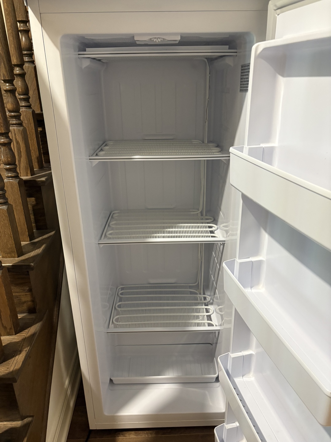 Danby Premiere Upright Freezer - White - photo 3