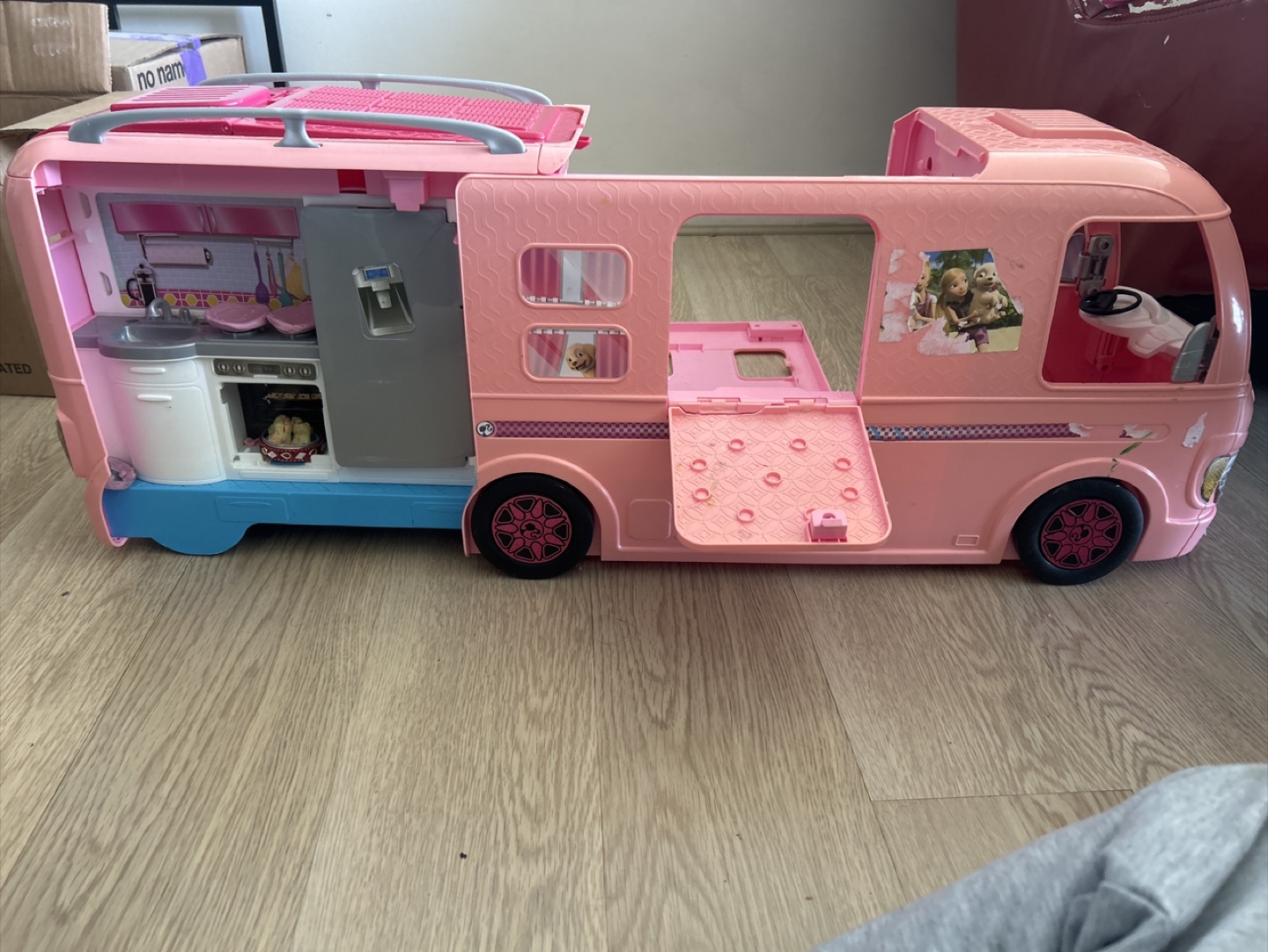 Barbie & Doc McStuffins Pet Vet Camper - photo 3