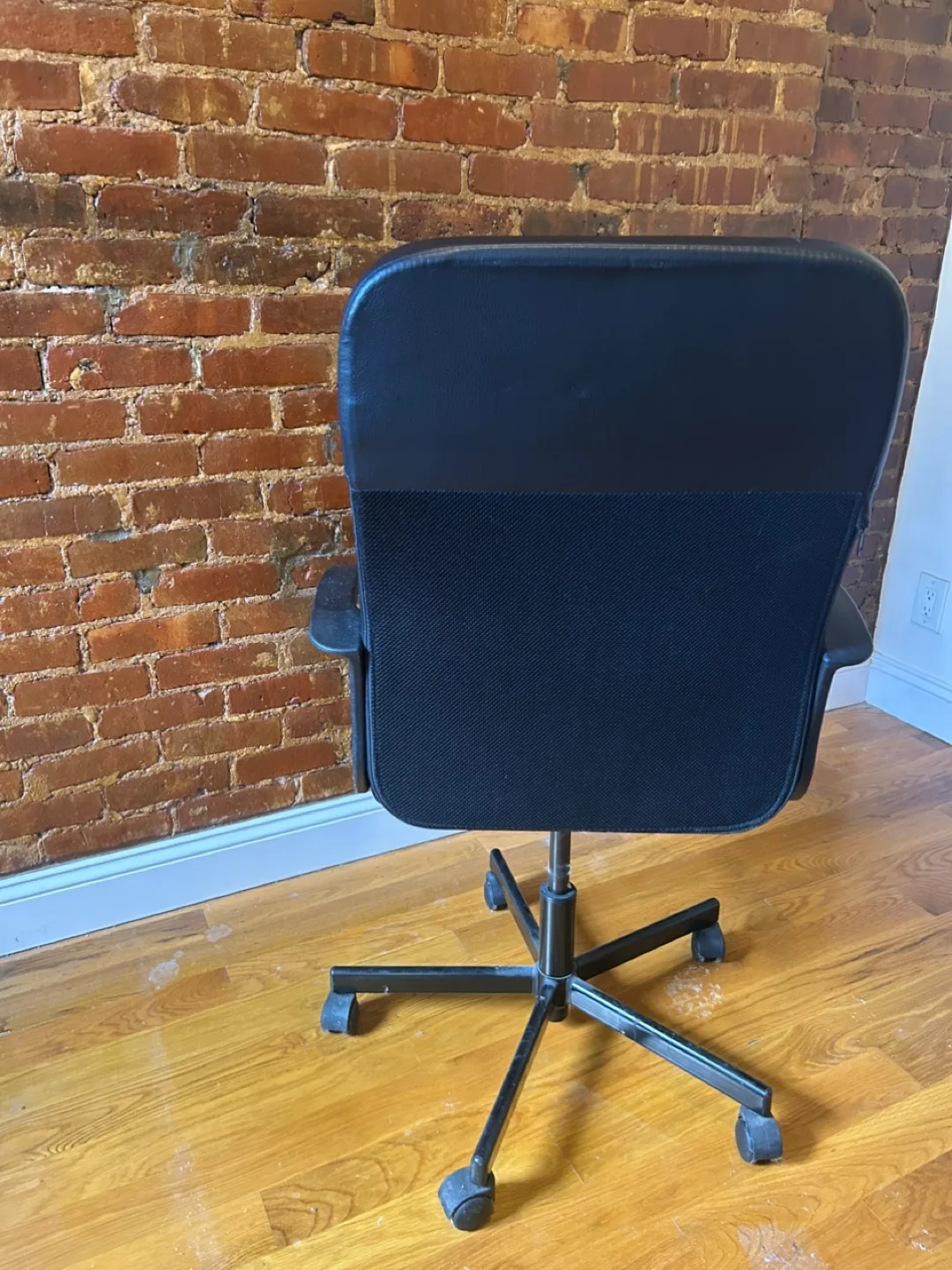 Executive office-style chair for your home image indicator(3)