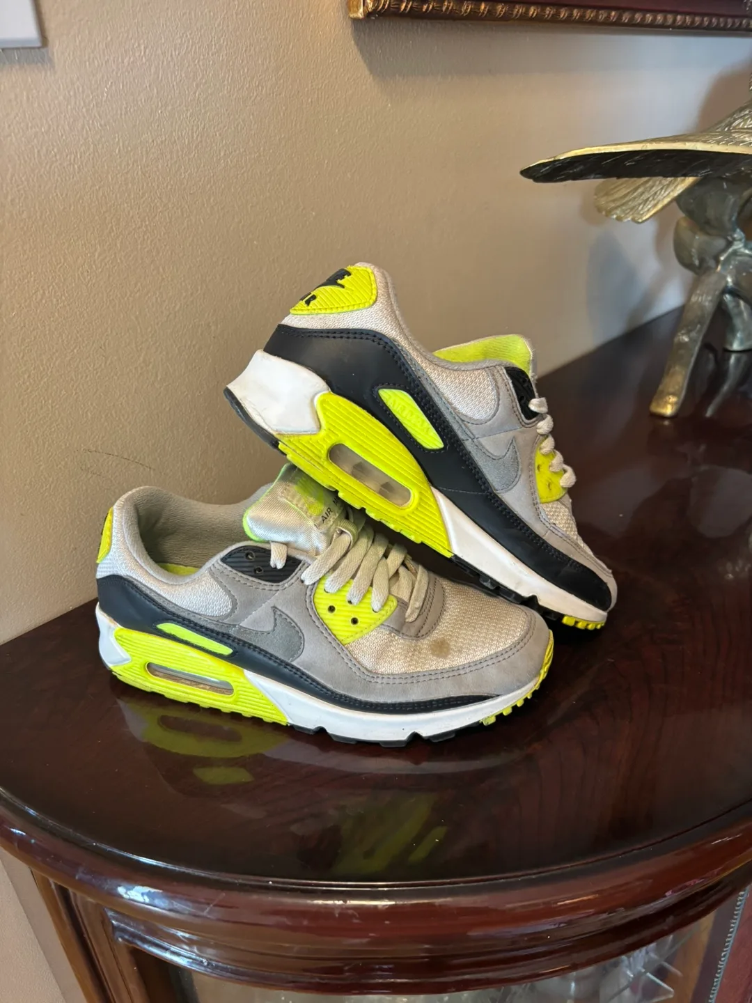 Nikes size 8 thumbnail