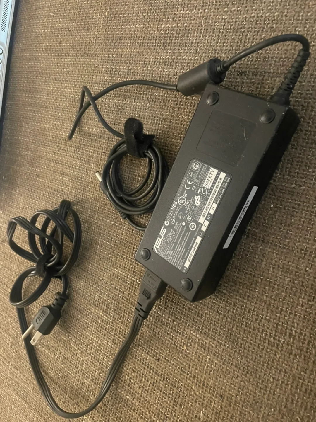 Asus charger v85 N193 thumbnail