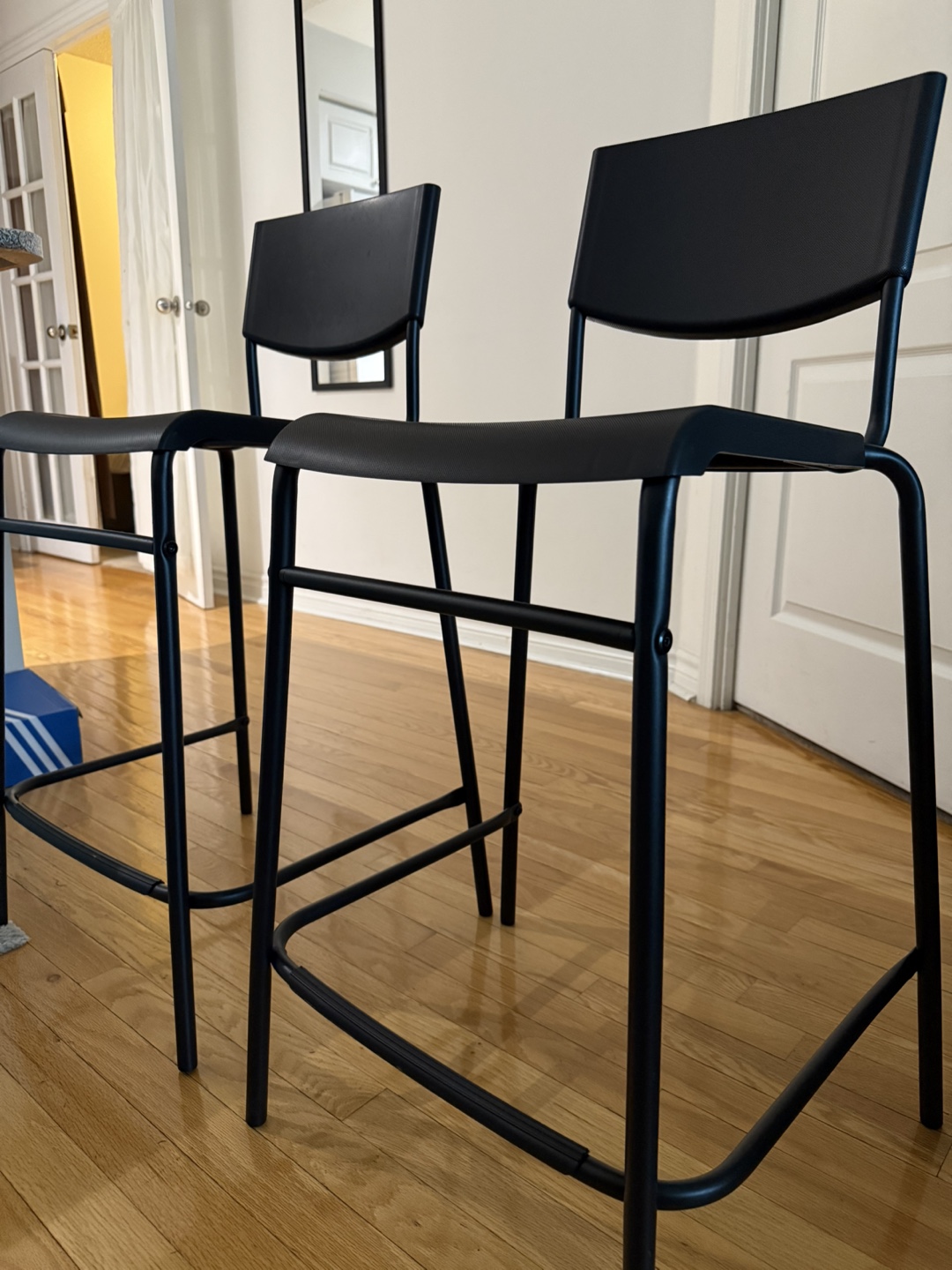 Set of 2 Black Counter Height Stools - photo 2