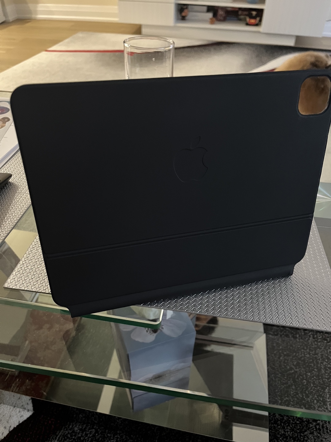 Apple iPad Pro (4th generation) with Magic Keyboard - photo 2