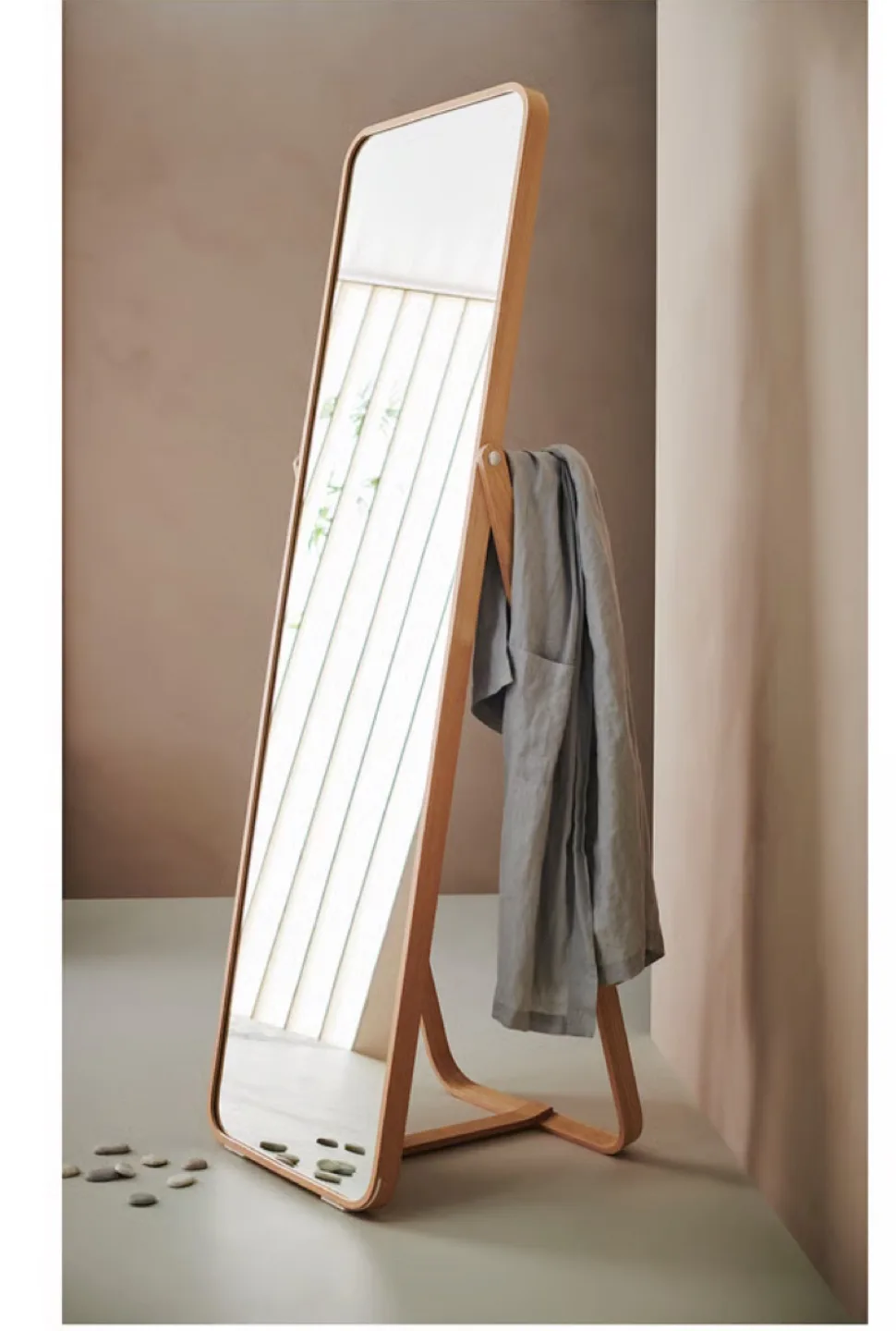 IKORNNES Standing Mirror image indicator(2)