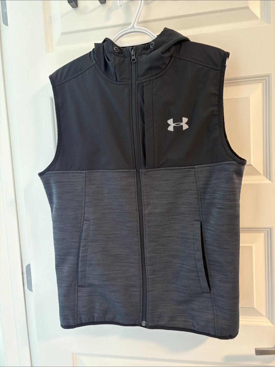 Under Armour Fitted Vest - Size M