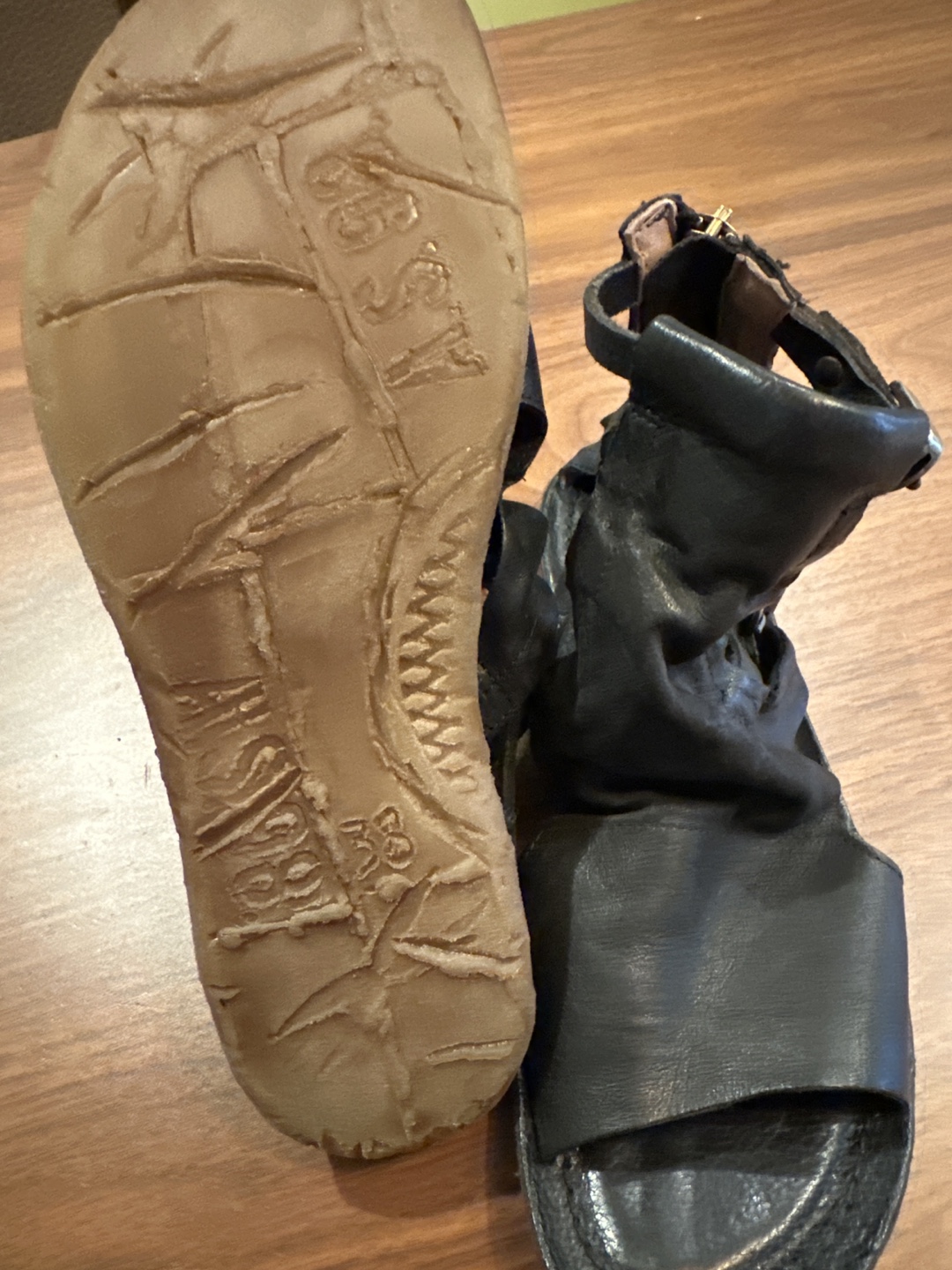 AS98 Black Leather Gladiator Sandals - photo 5