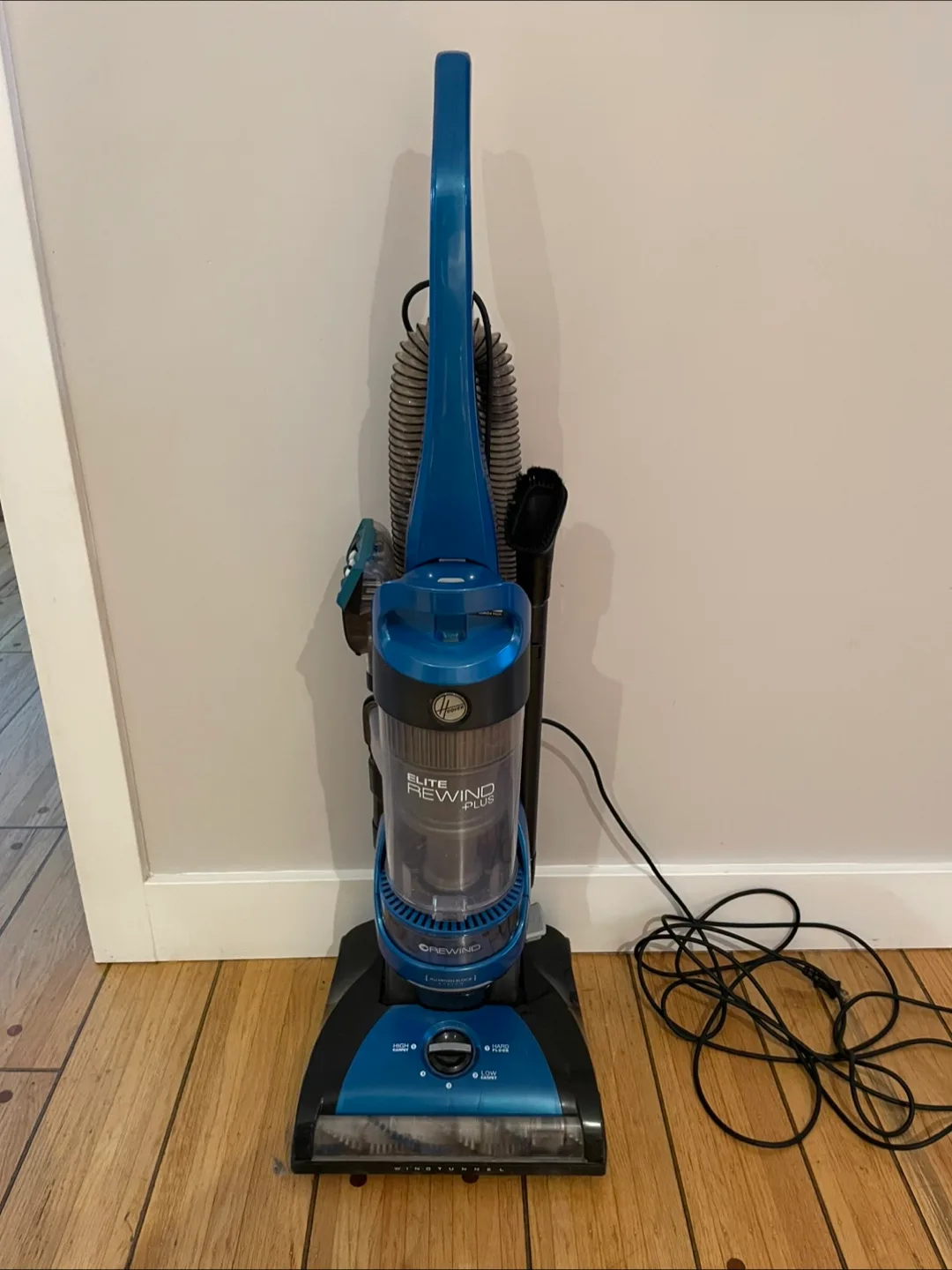 Hoover Elite Rewind Plus Vacuum