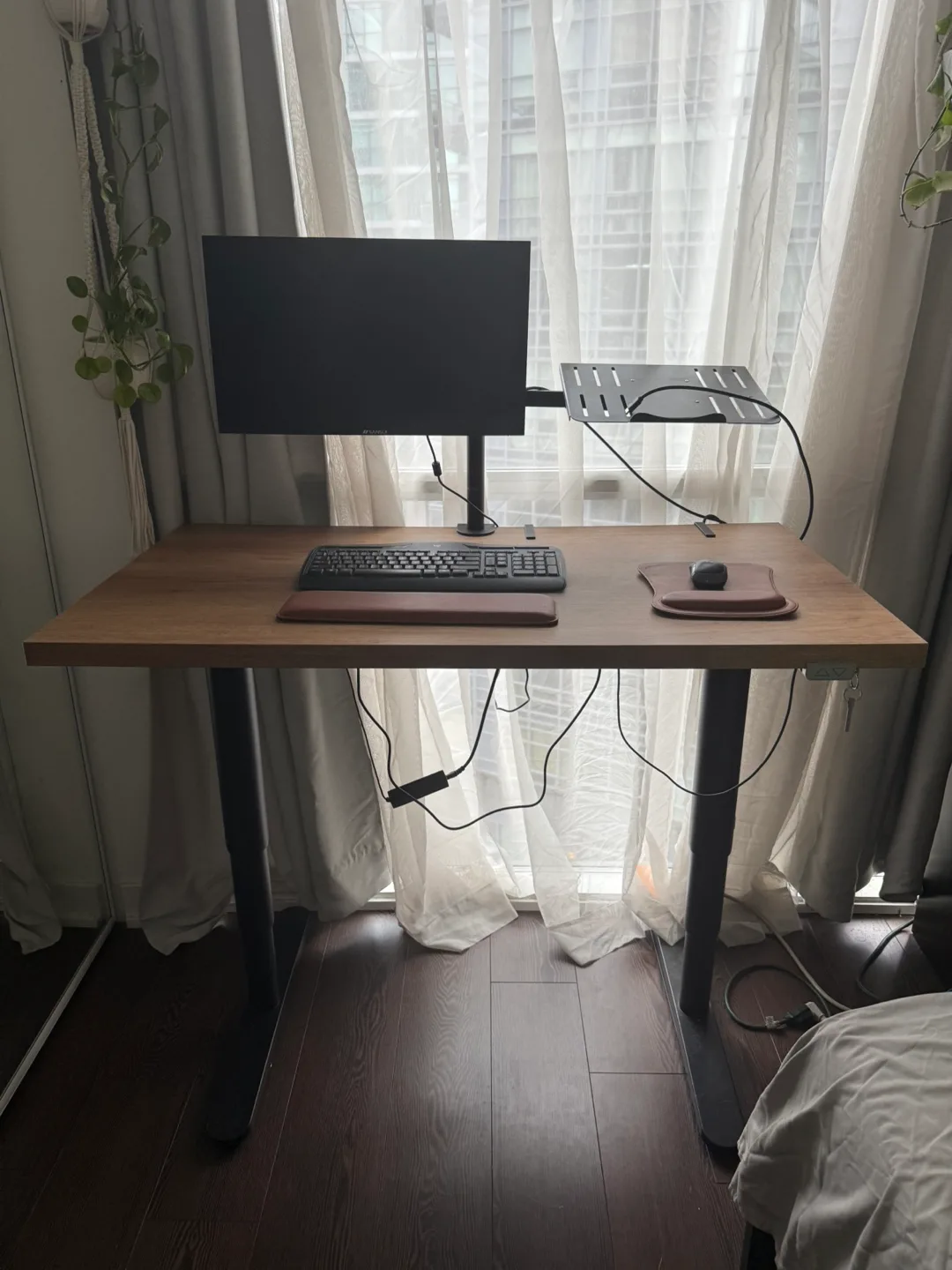 Electric Standing Desk thumbnail