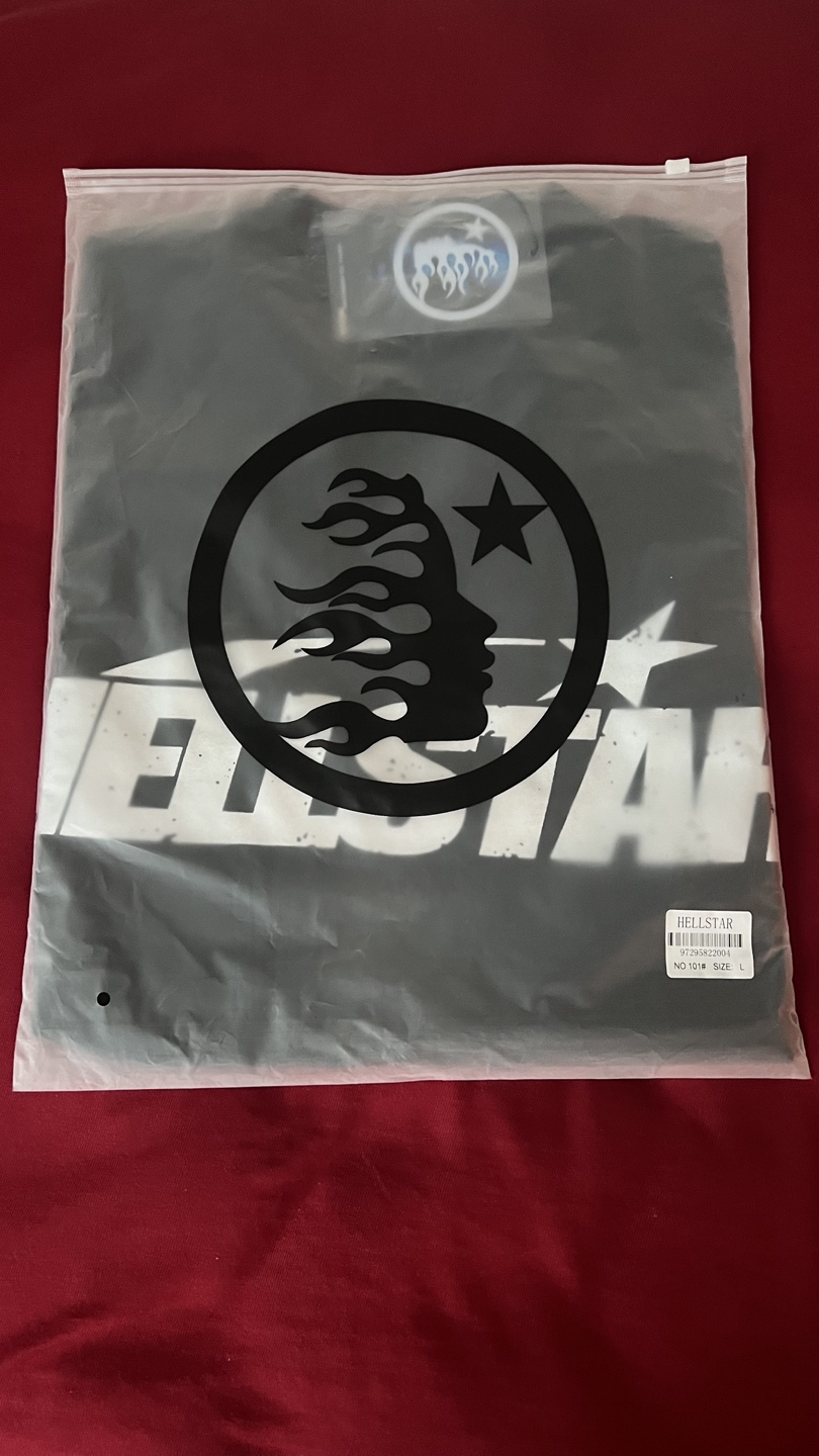 HELLSTAR Graphic T-Shirt - Size M
