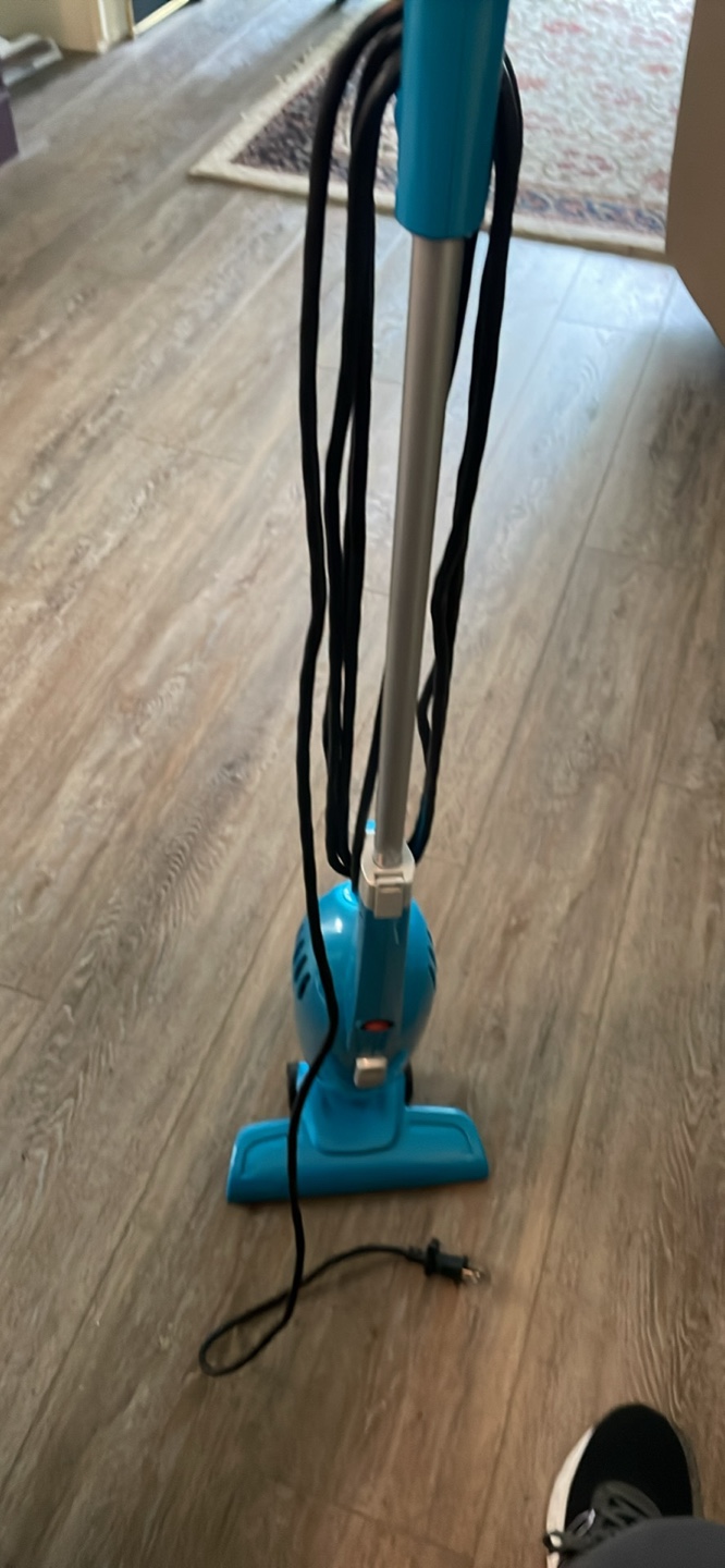 Bissell FeatherWeight Stick Lightweight Bagless Vacuum - photo 2