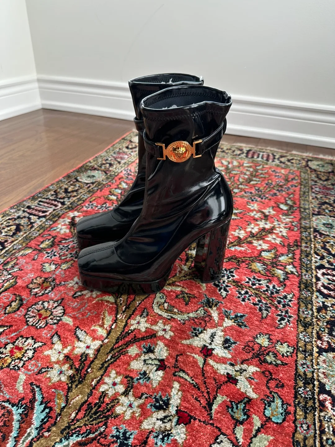 Brand new Versace Black Patent Leather Platform Boots - Size 39 image indicator(2)