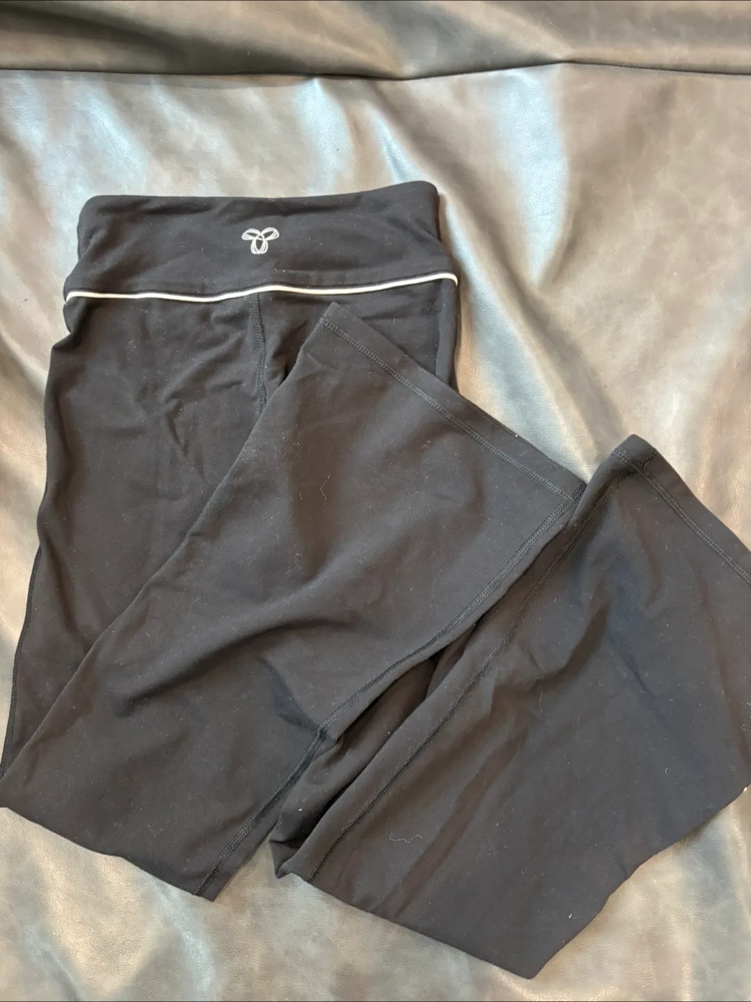 TNA Black Flare Leggings (Brand New Retro) image indicator(2)