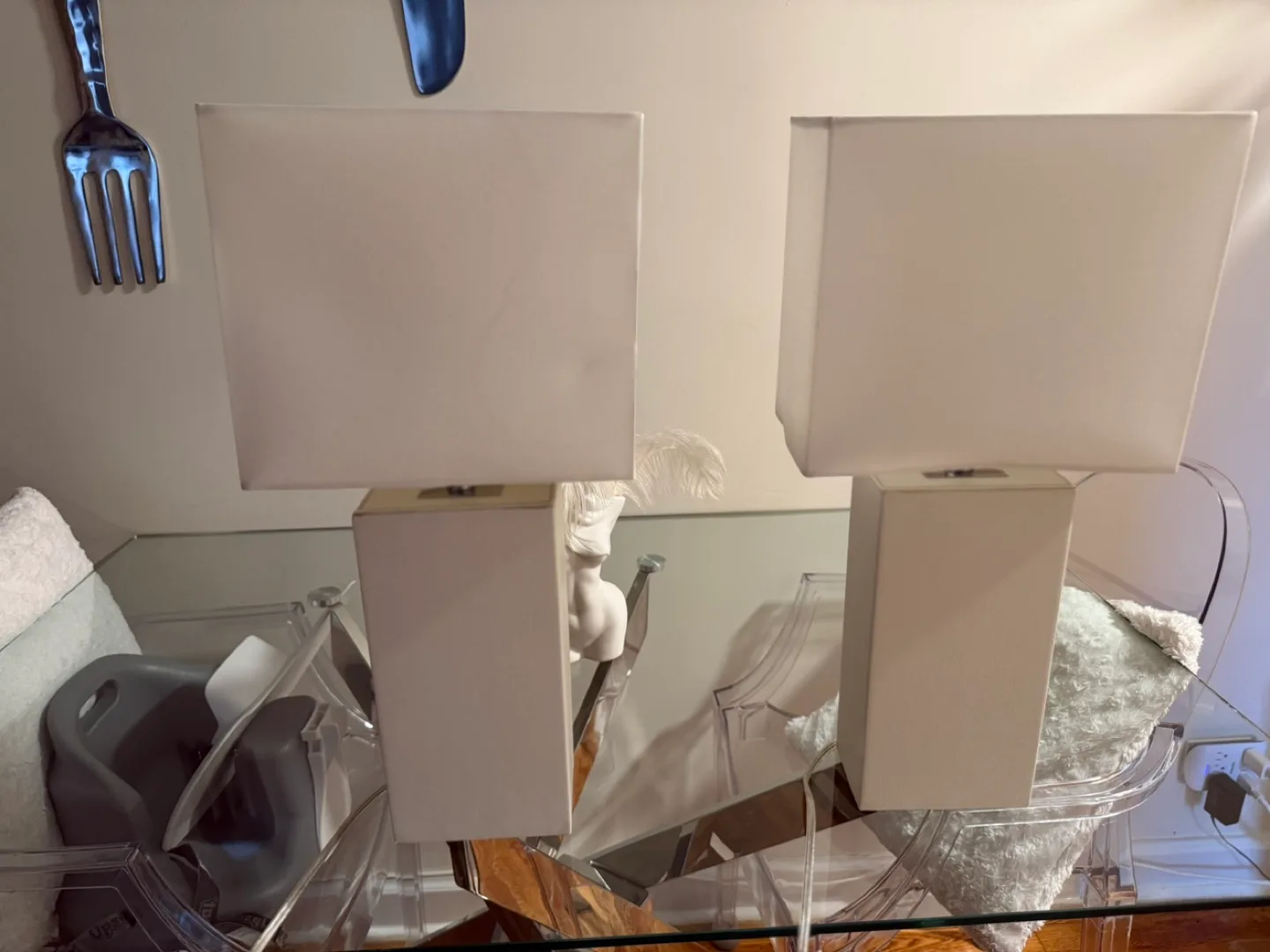 Pair of White Square Lamps image indicator(2)