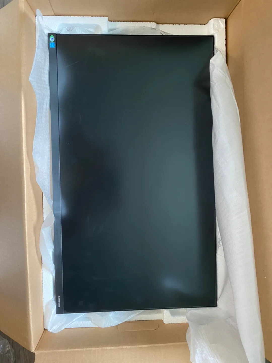 Samsung Professional Monitor - Like New in Box thumbnail