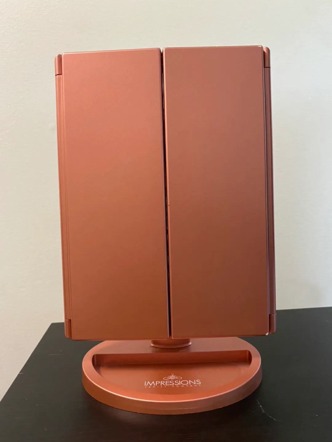 Pink Tri-fold LED Makeup Mirror image indicator(3)