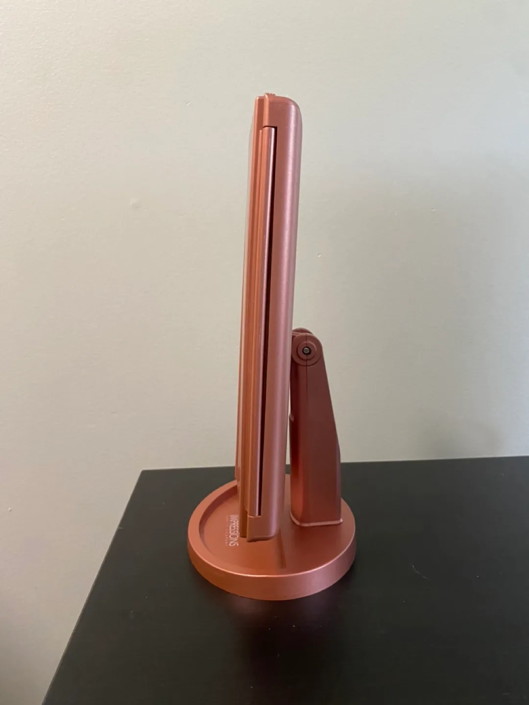 Pink Tri-fold LED Makeup Mirror image indicator(4)