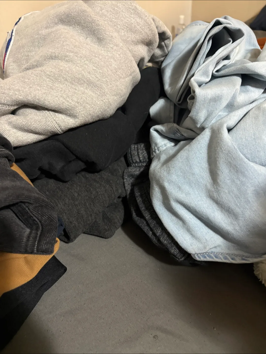 Men’s clothing lot image indicator(3)