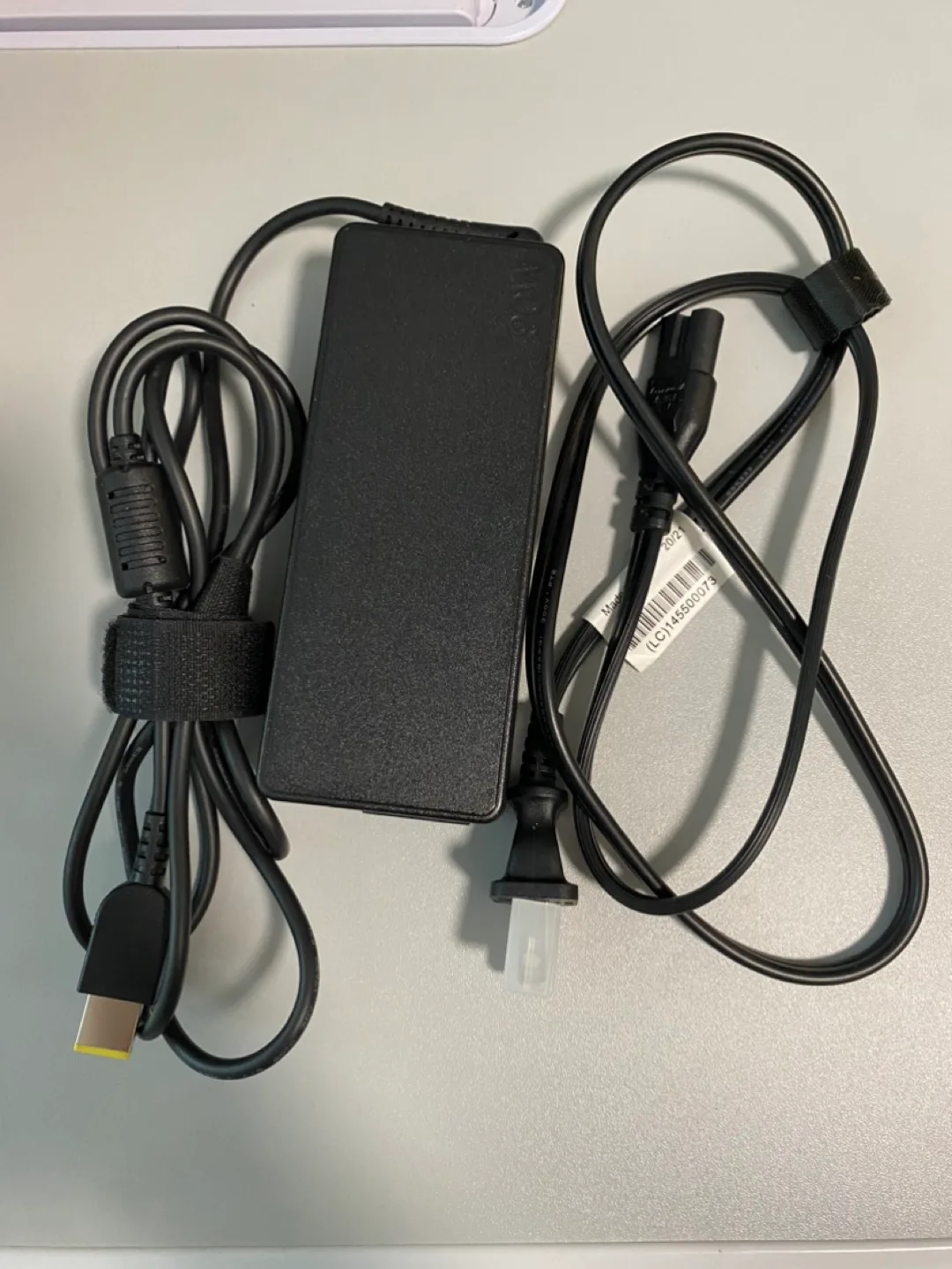 Lenovo ThinkPad Universal USB-C Dock image indicator(4)