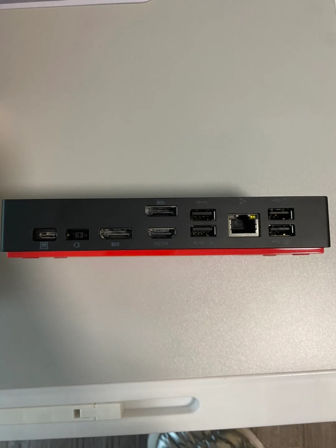 Lenovo ThinkPad Universal USB-C Dock image indicator(6)