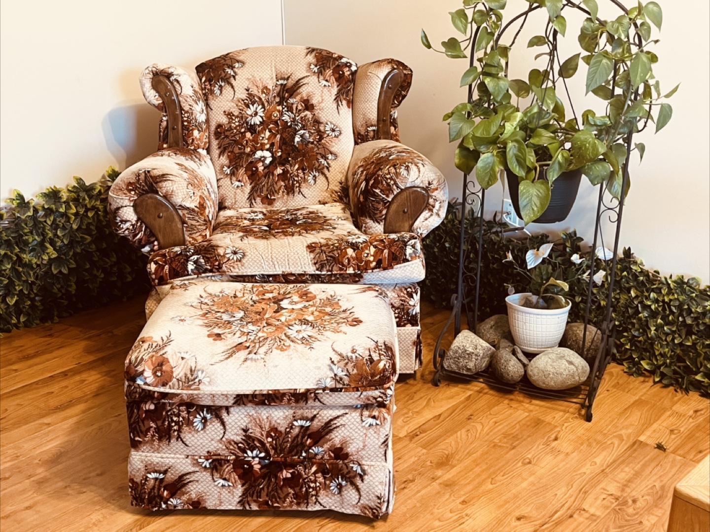 Floral Sofa, Chair & Ottoman Set - photo 5