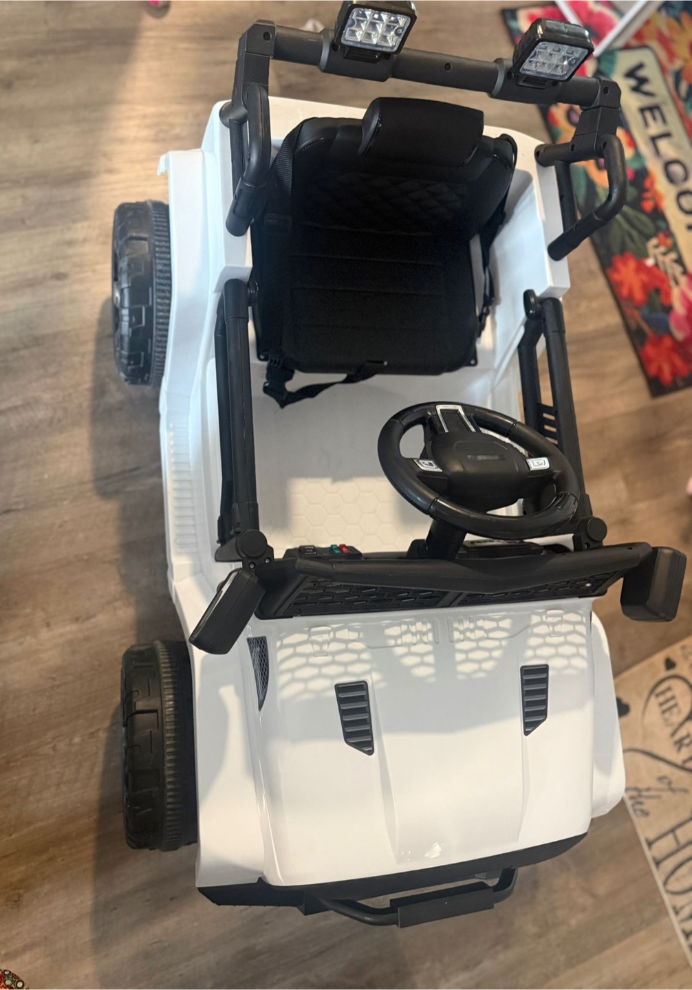 Kids White Ride On Truck  / Jeep - Ages 3-7