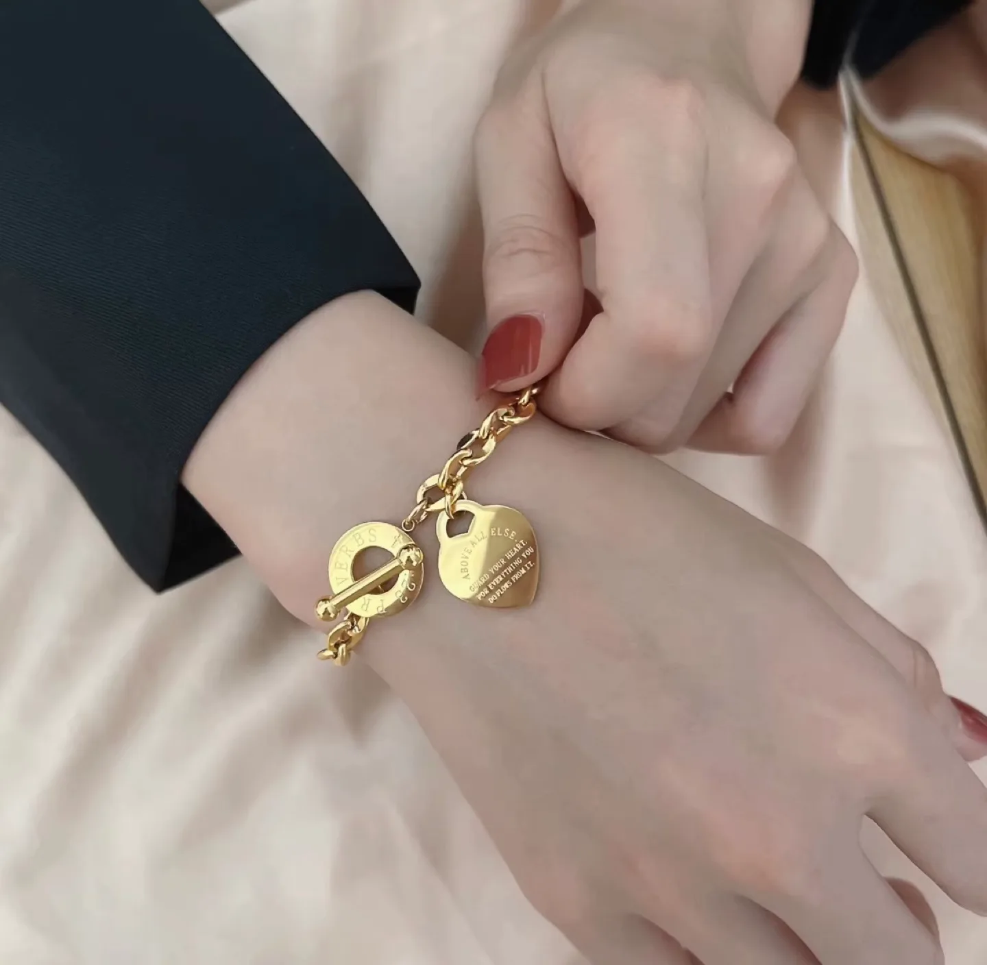 Heart Tag Toggle Bracelet image indicator(9)