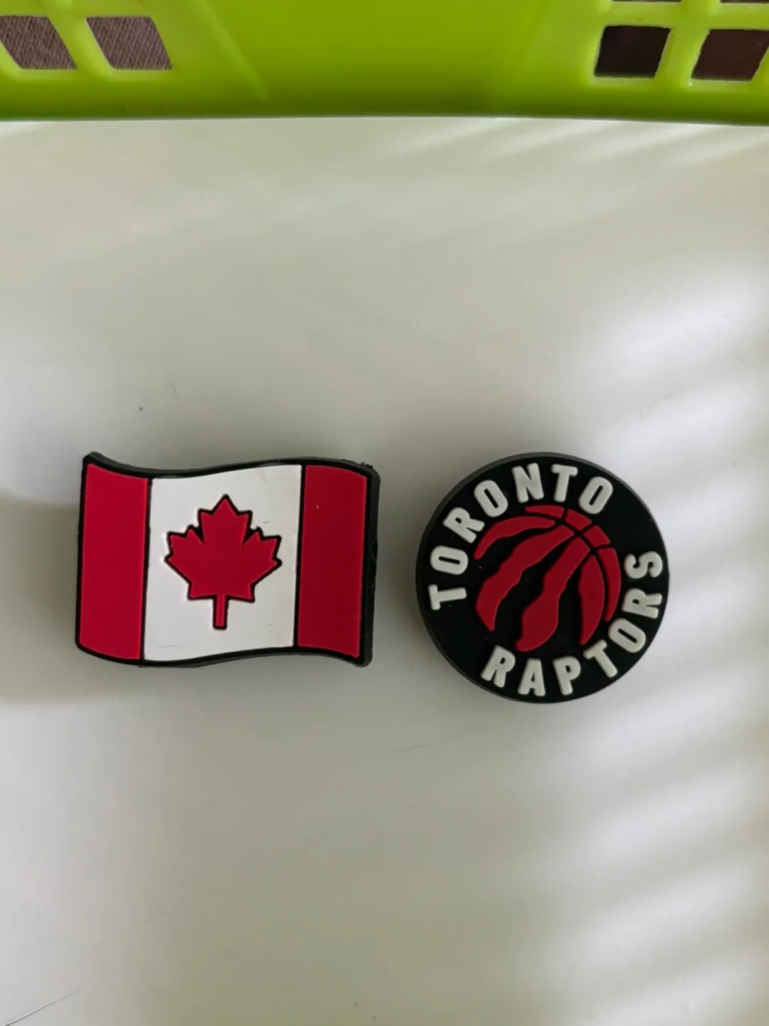Set of 2 Jibbitz Charms - Canada Theme thumbnail