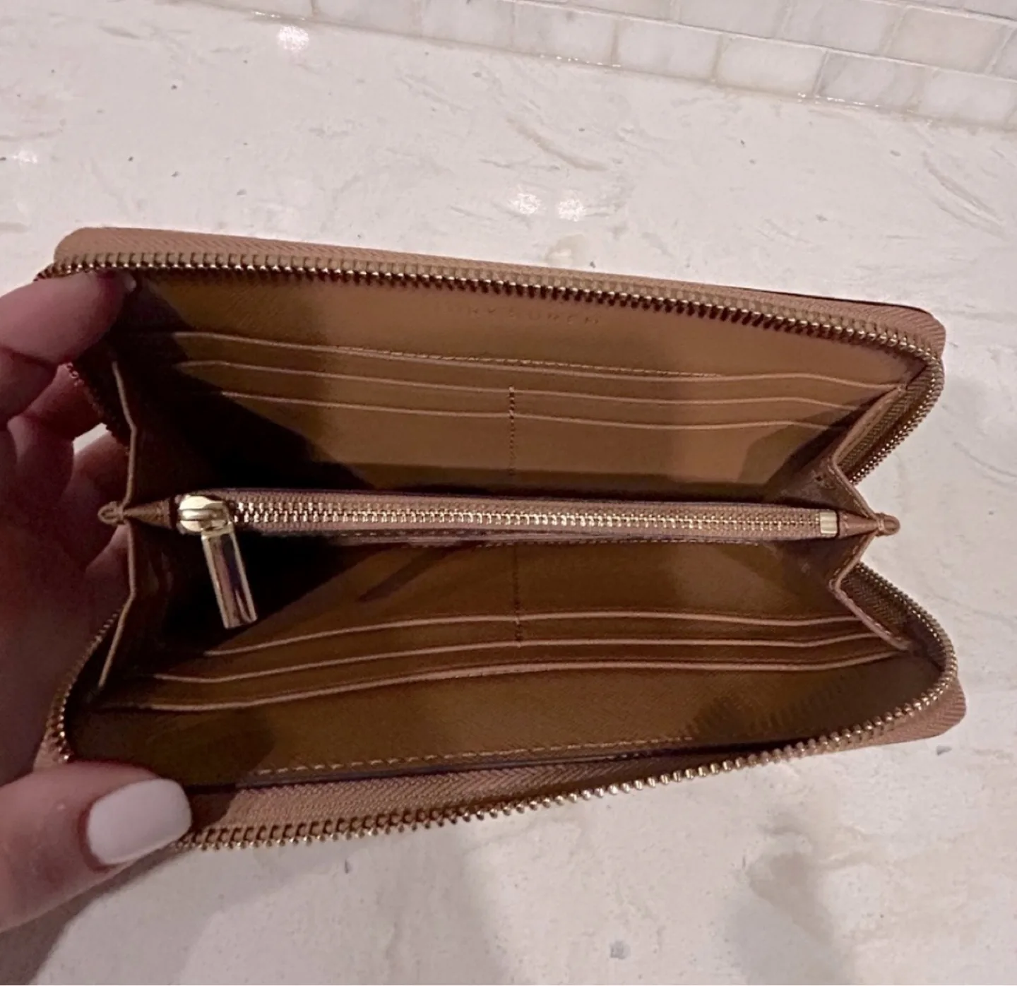 Tory Burch Leather Wallet image indicator(4)