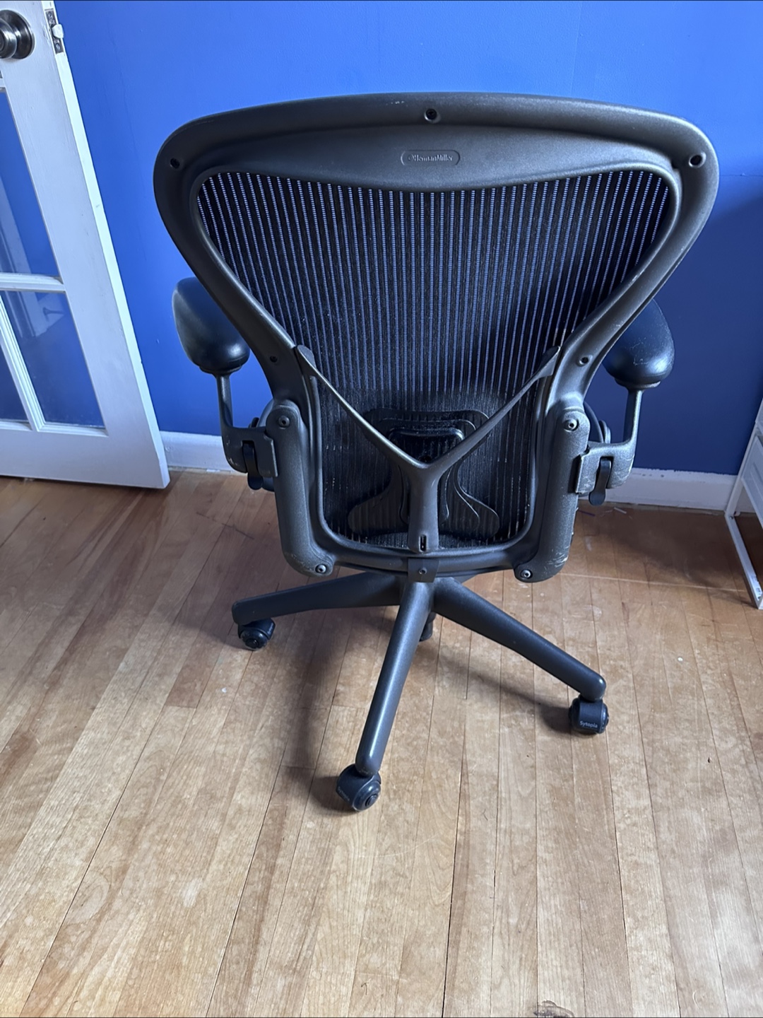 Herman Miller Aeron Office Chair - Graphite - photo 3