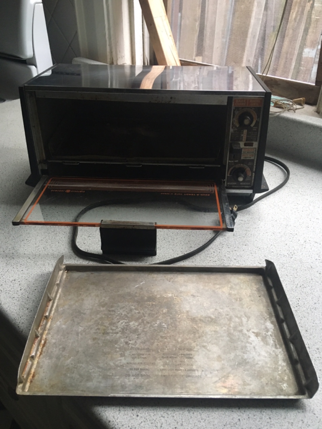 Vintage GE Toast-R-Oven (College & Bathurst)