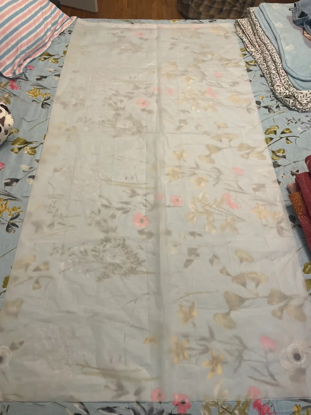 Plain white shower curtain #freecycle image indicator(3)