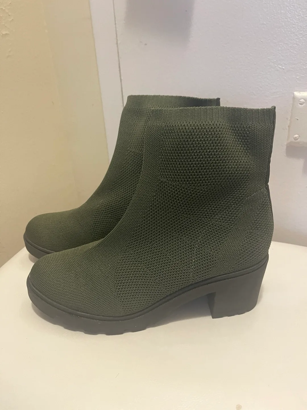 Camper Women's Green Knit Heeled Boots - Size 11 image indicator(4)