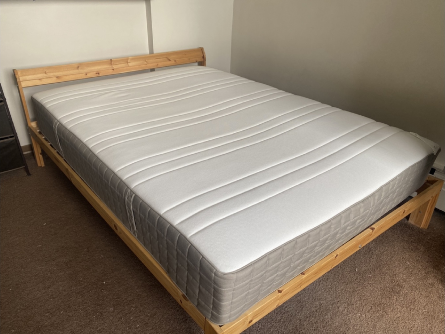 Double size bed and mattress