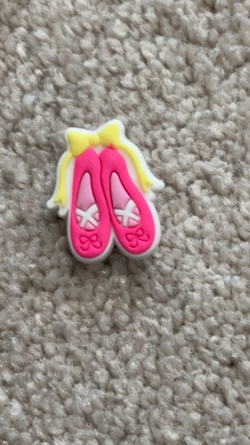 Croc charms image indicator(2)