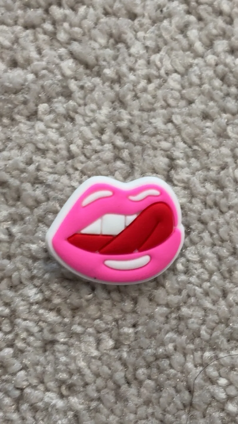 Croc charms image indicator(5)