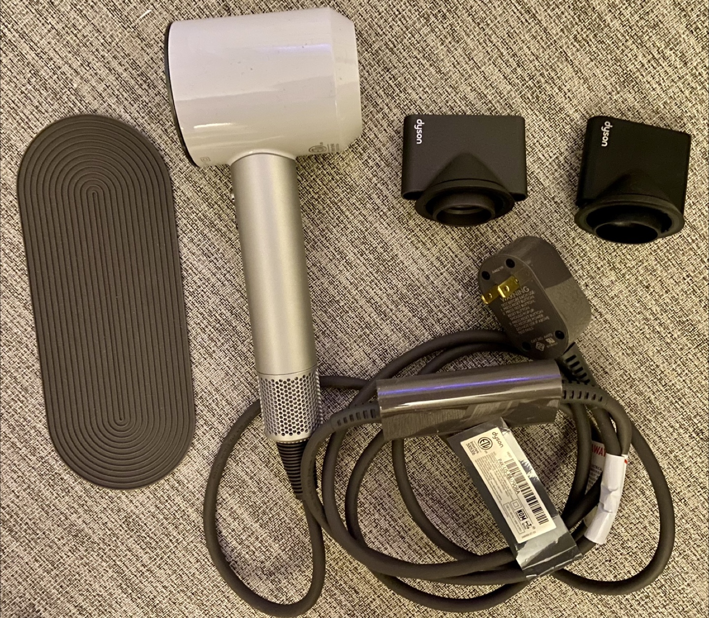 Dyson hairdryer - photo 2
