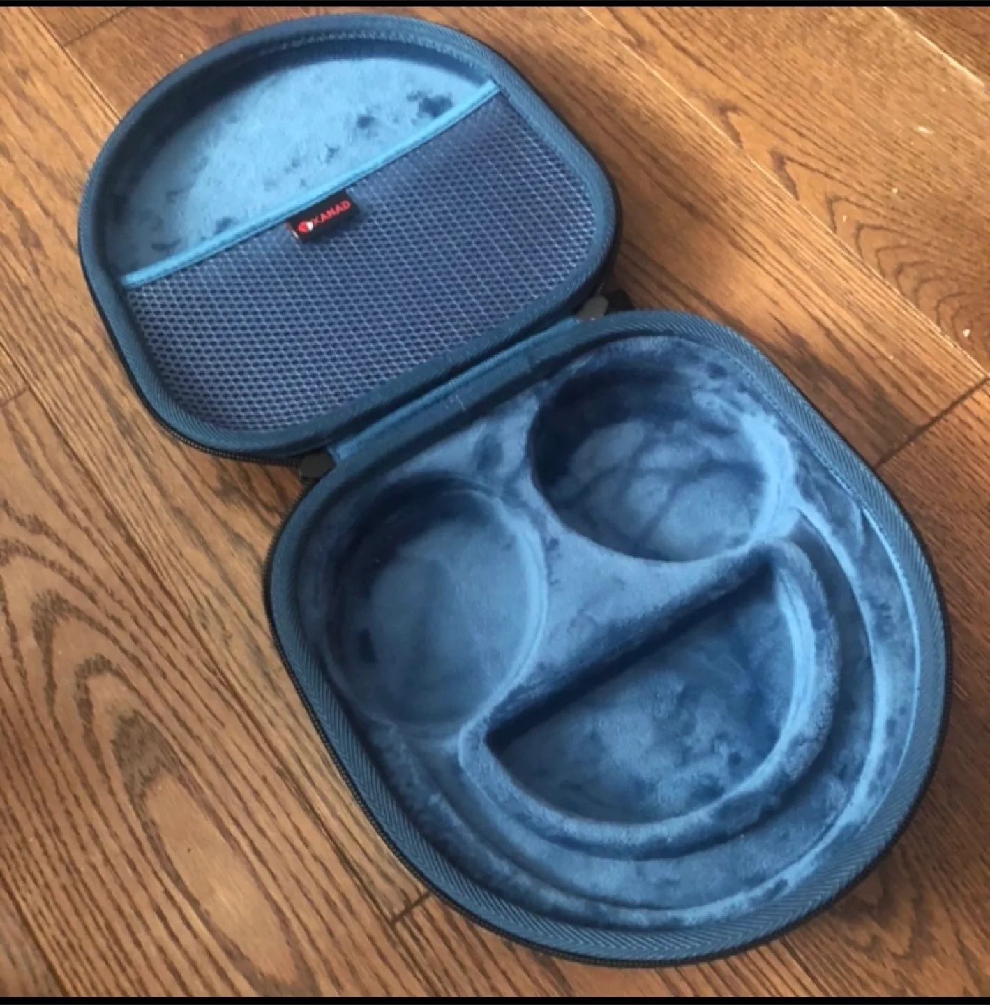 Blue Carrying Case for headphones 🇨🇦 thumbnail