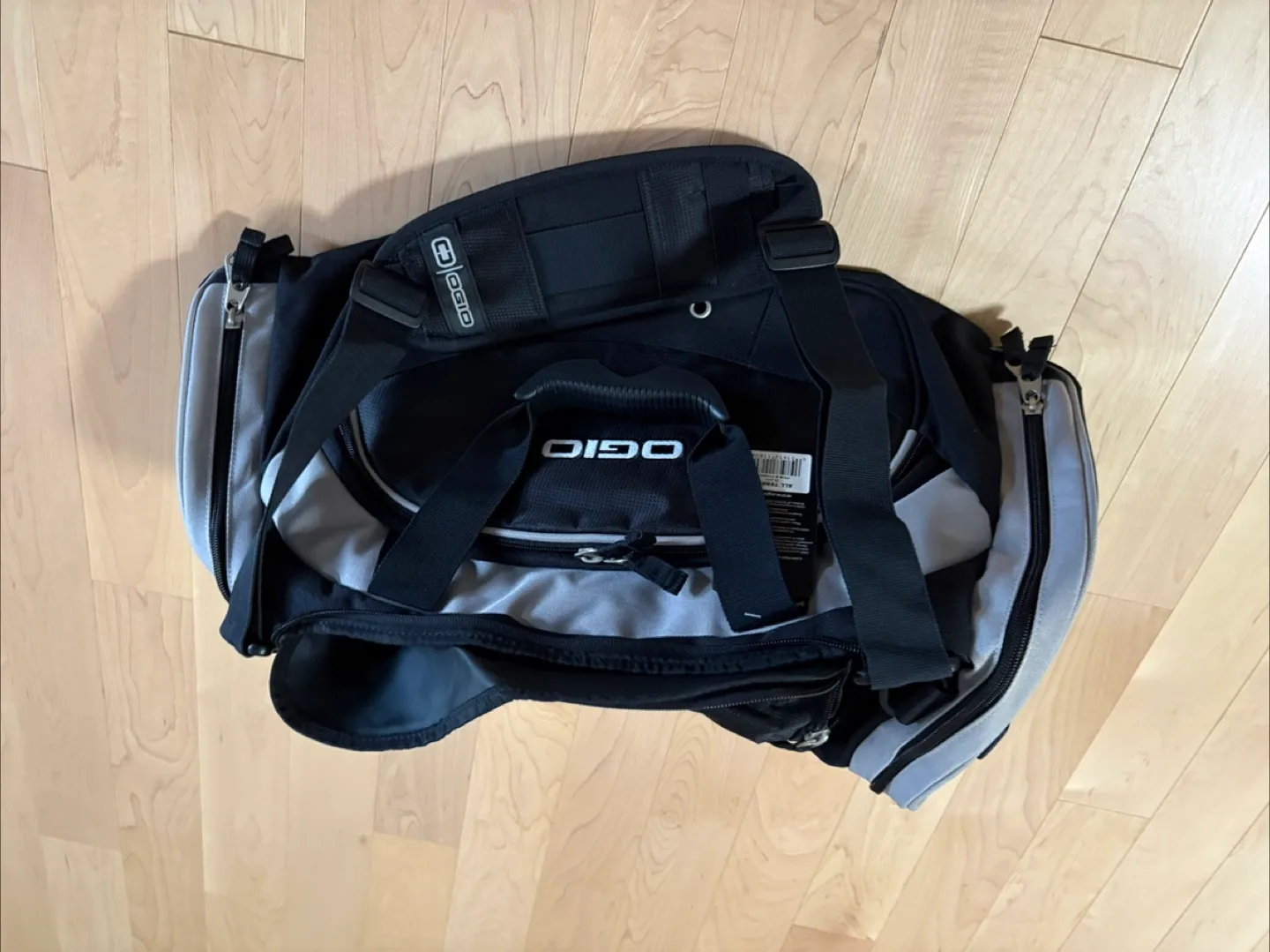 OGIO All Terrain Black Duffel Bag image indicator(4)