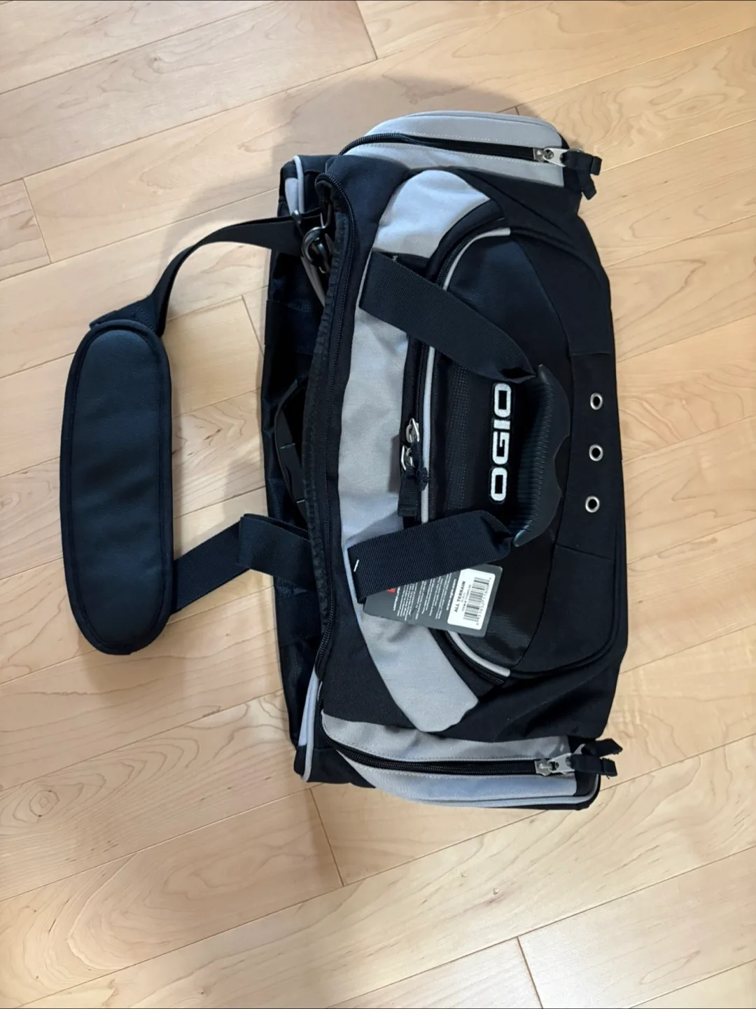 OGIO All Terrain Black Duffel Bag image indicator(5)