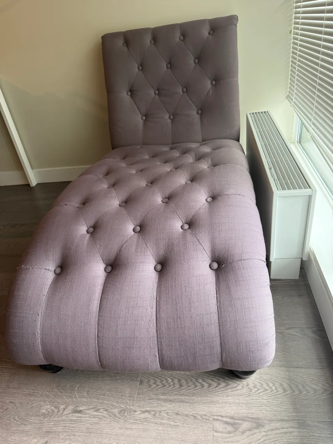 Chaise Lounge chair image indicator(3)