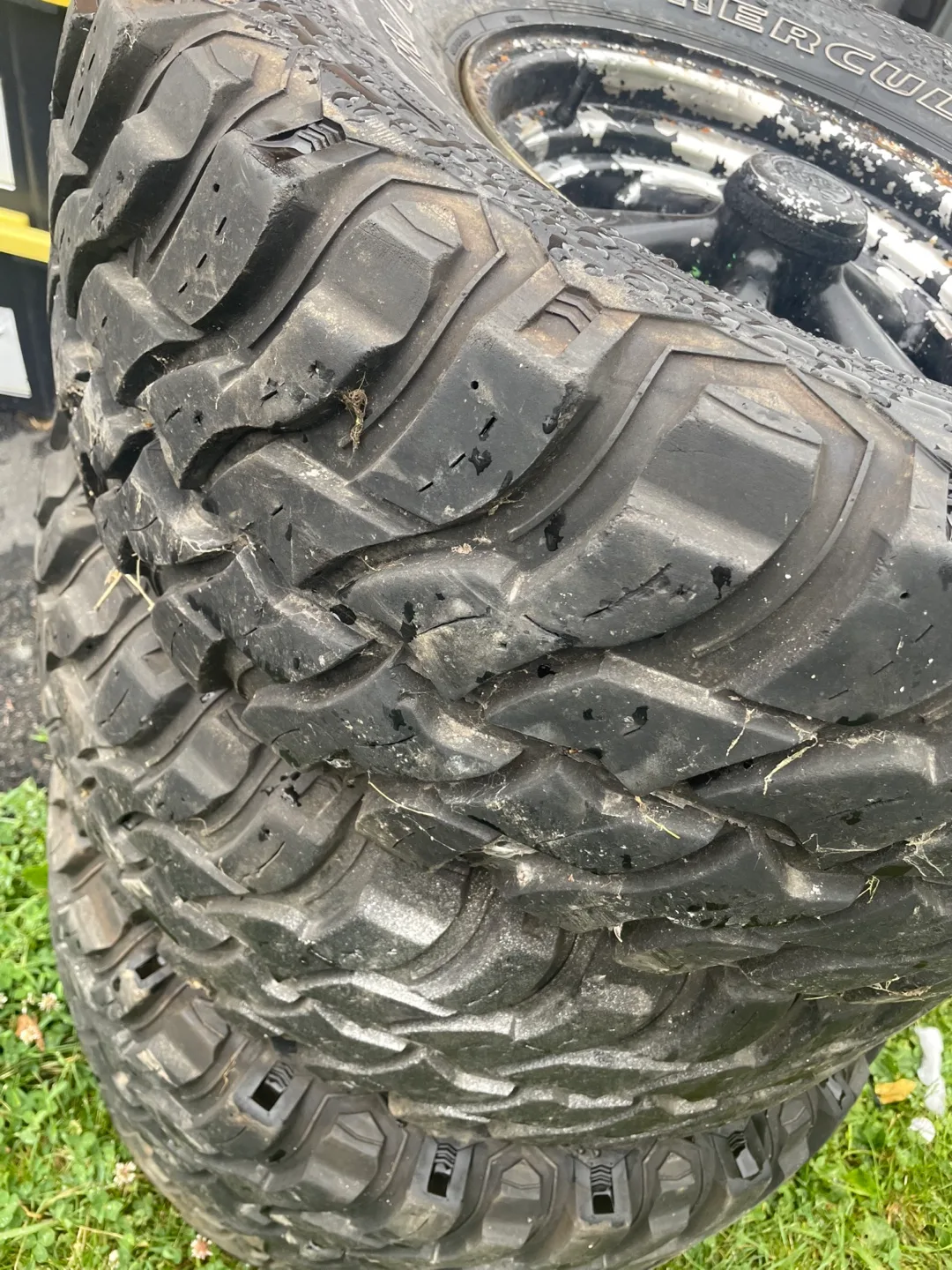 Hercules Trail Digger M/T Tires 33X12.50R15LT- Set of 4 image indicator(4)