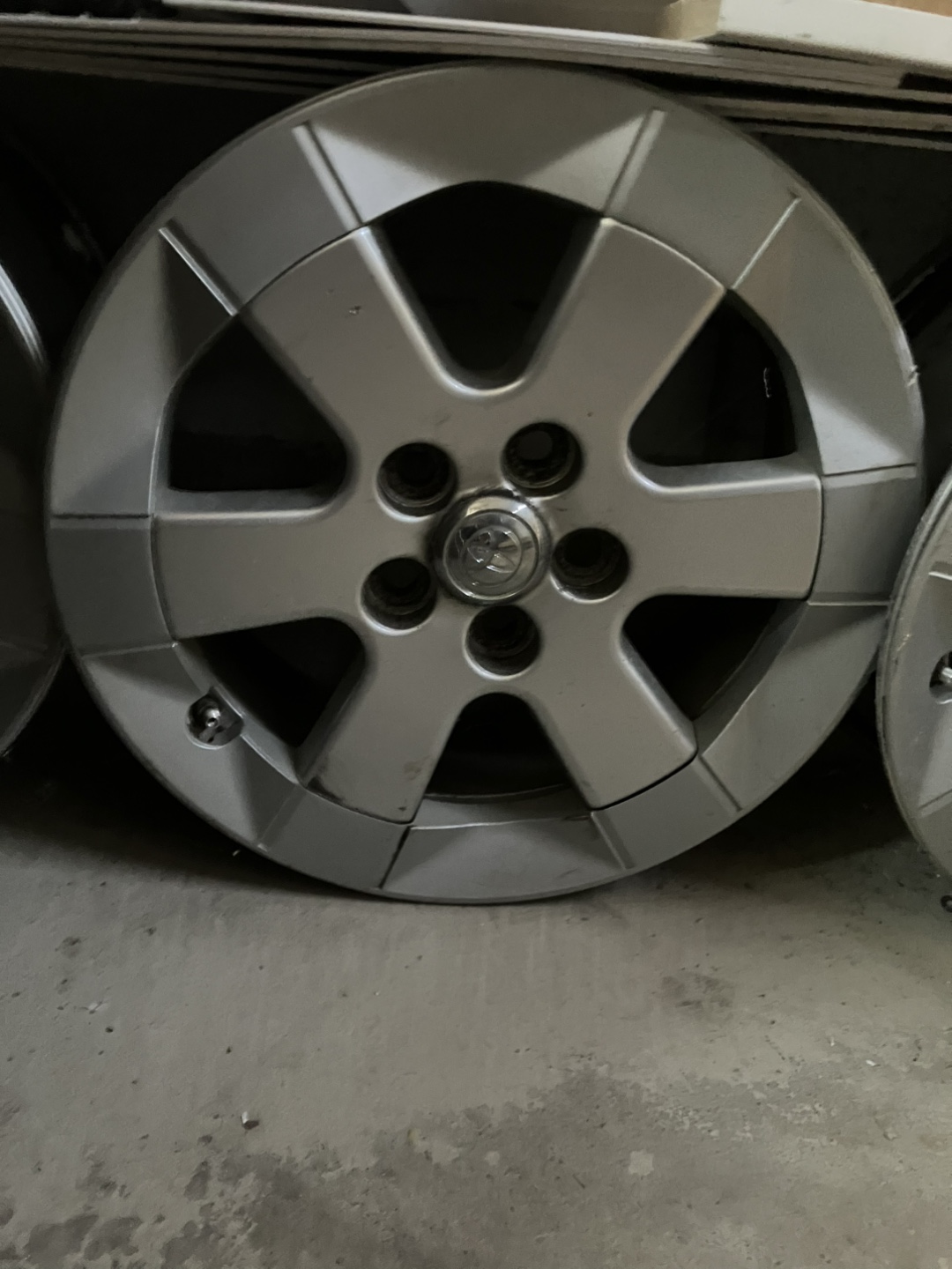 Set of Used Toyota corolla Alloy Wheels - photo 2