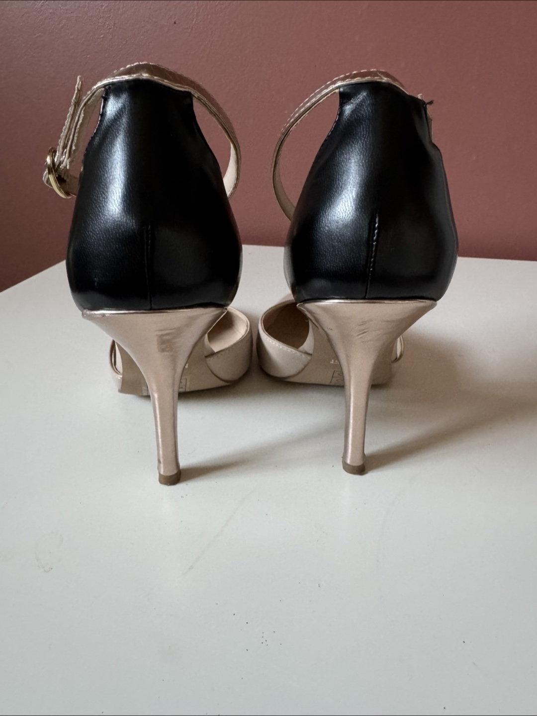 Nine West Beige & Black Heels - Size 7 - photo 3